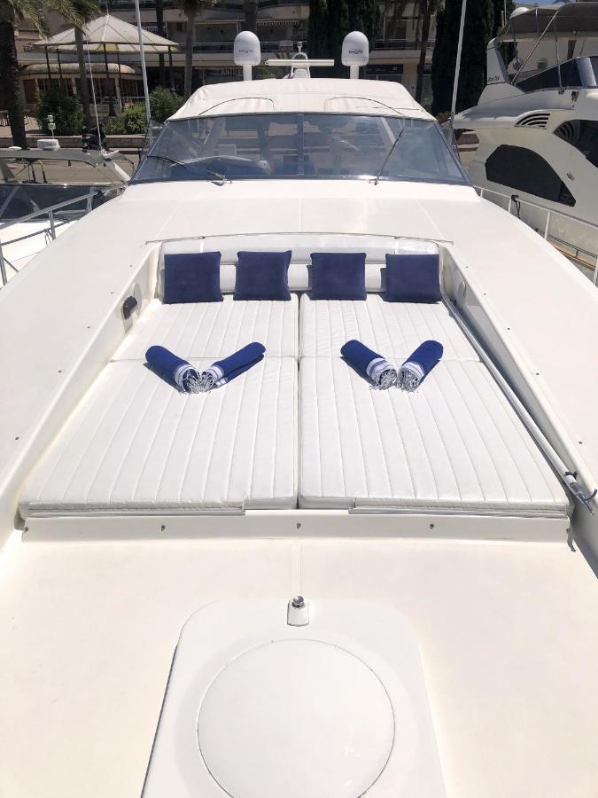 Home Sweet Boat - Chambres D'Hotes Empuriabrava Exterior foto